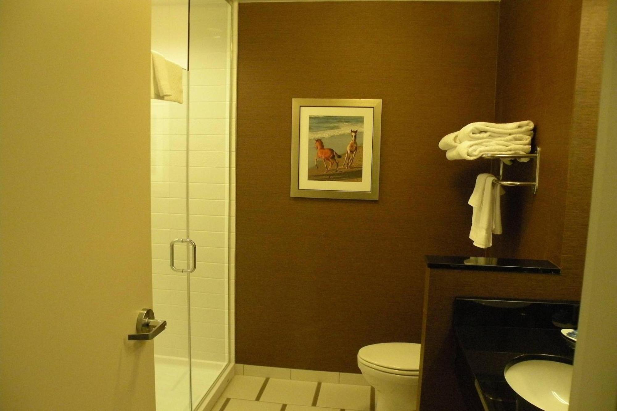 Fairfield Inn & Suites By Marriott Chincoteague Island Waterfront Exteriör bild