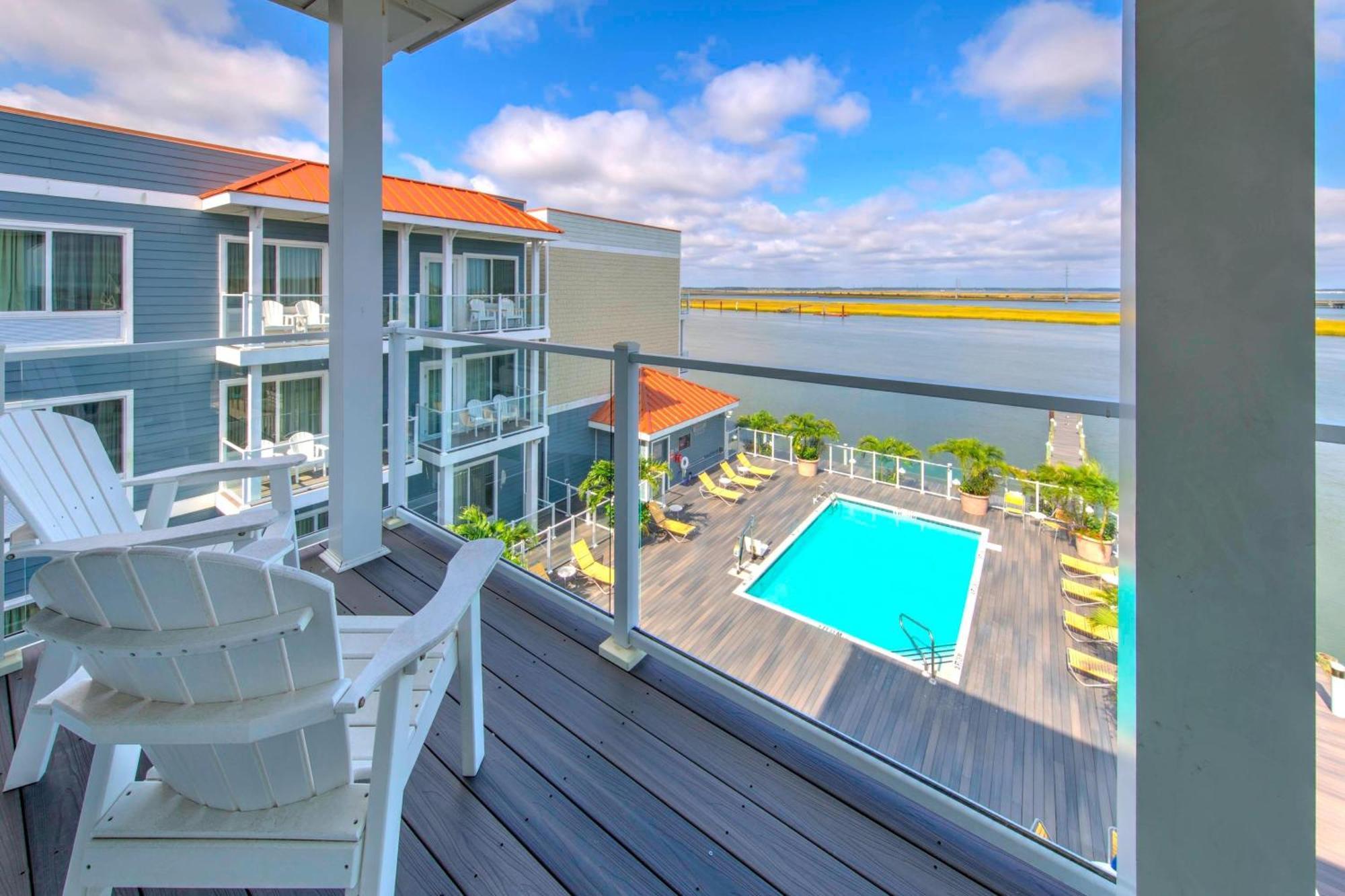 Fairfield Inn & Suites By Marriott Chincoteague Island Waterfront Exteriör bild